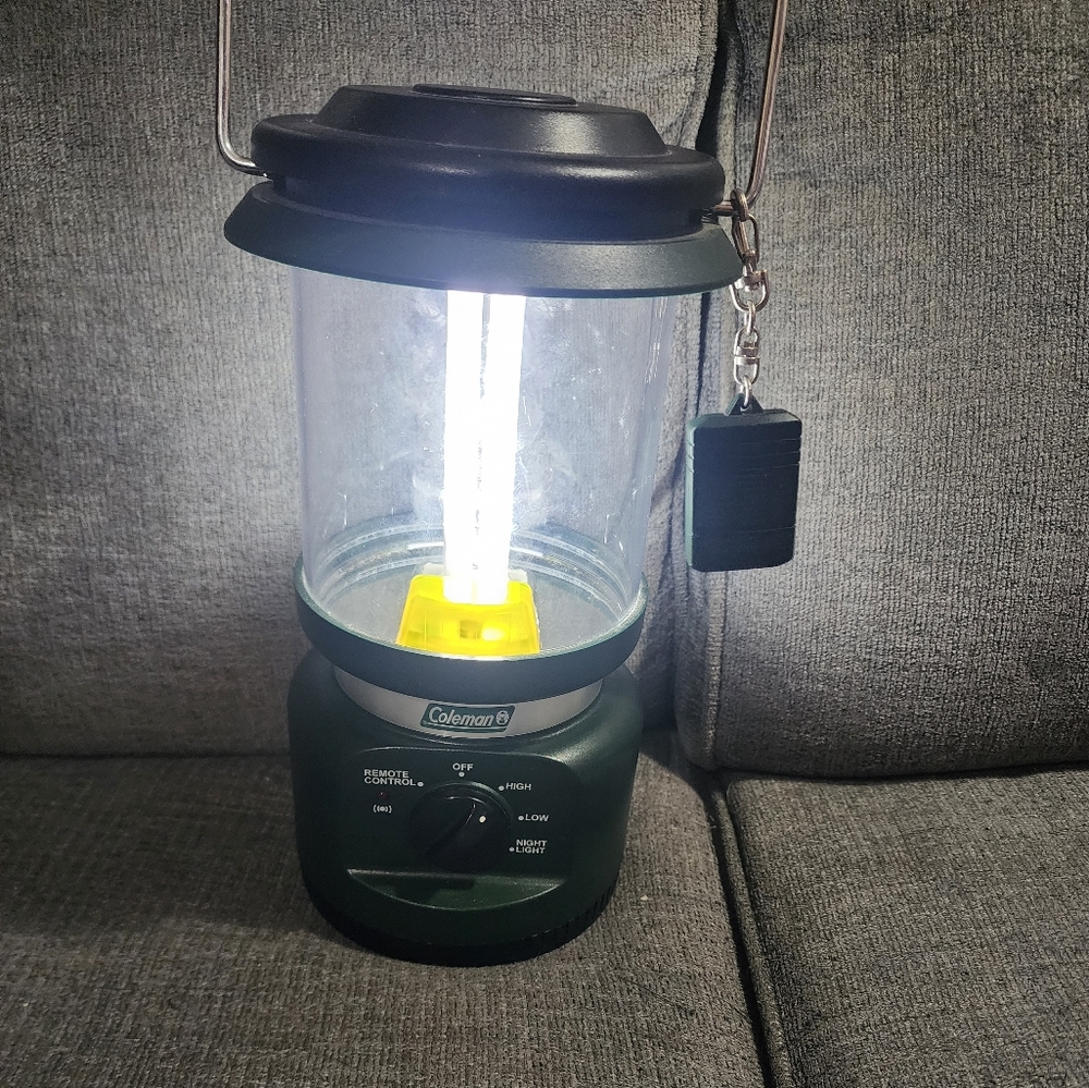 Coleman Remote Control Family Size-Lantern - Picture 2 of 6